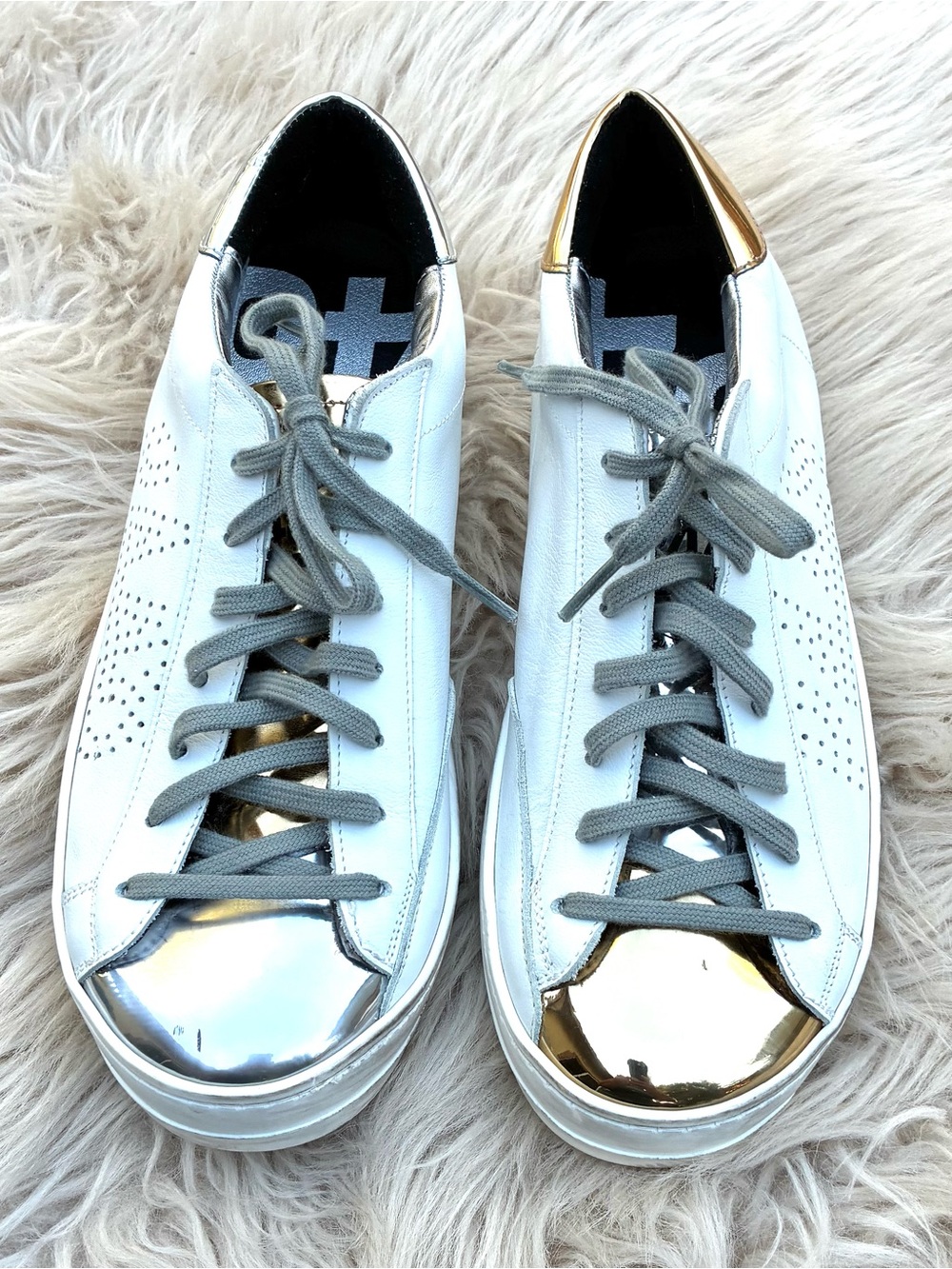 P448 Silver Gold EUC White Leather Sneakers Sz 39, 9 US - Picture 4 of 13